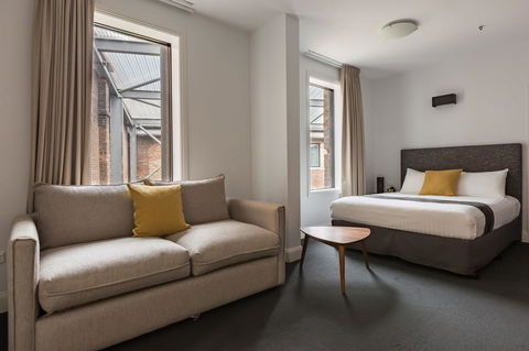 The Lucky Hotel - Accommodation Port Macquarie 18
