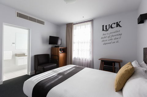 The Lucky Hotel - Accommodation Port Macquarie 3