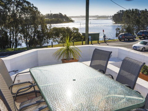 2 The Breckenridge - Accommodation Port Macquarie 0