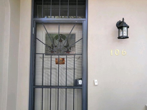Cozy 5 Bed House In Sydney - Accommodation Port Macquarie 9