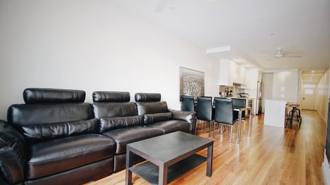 Cozy 5 Bed House In Sydney - Accommodation Port Macquarie 6