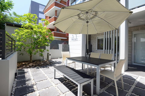 The Blenheim - Accommodation Port Macquarie 10