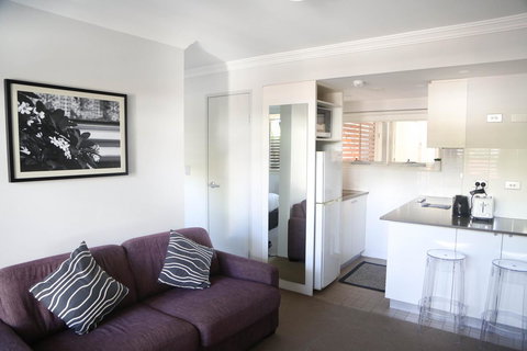 The Blenheim - Accommodation Port Macquarie 3