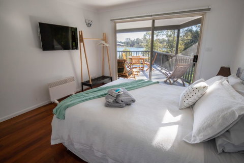 Urunga Riverview - Accommodation Port Macquarie 1