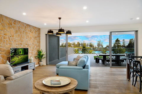Belle Vue- Penthouse At Black Beach - Accommodation Port Macquarie 1