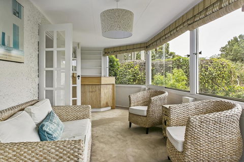 Summery, Spacious 4 Bed Home In Kurraba Point - Accommodation Port Macquarie 2