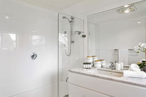 Summery, Spacious 4 Bed Home In Kurraba Point - Accommodation Port Macquarie 8