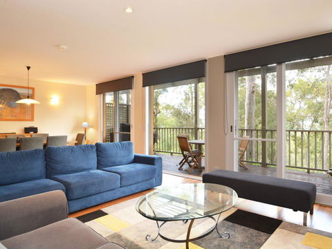 Villa De Saran Located Within Cypress Lakes - Accommodation Port Macquarie 0