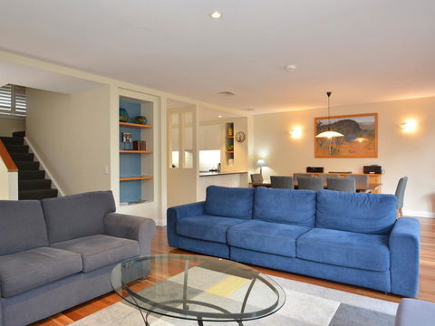 Villa De Saran Located Within Cypress Lakes - Accommodation Port Macquarie 11