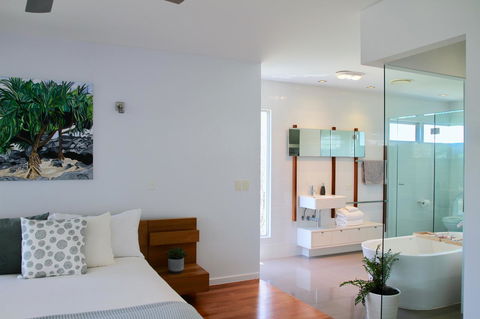 Casuarina Beachfront House - Hostie Properties - Accommodation Port Macquarie 8