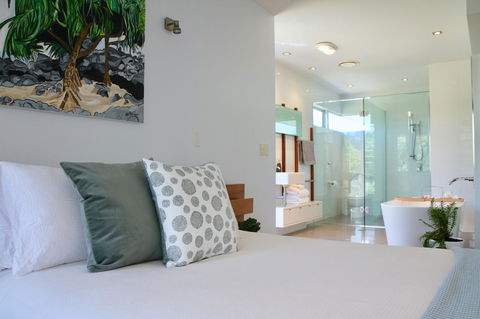 Casuarina Beachfront House - Hostie Properties - Accommodation Port Macquarie 9