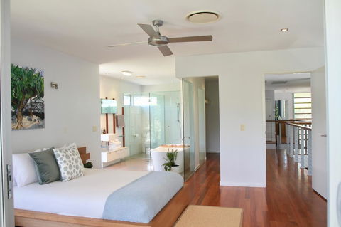 Casuarina Beachfront House - Hostie Properties - Accommodation Port Macquarie 3