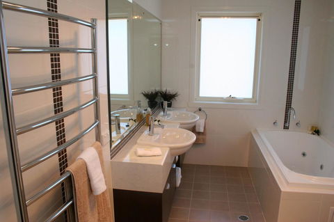 Encore Apartments - Accommodation Port Macquarie 11