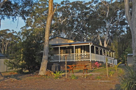 Bush & Bay Cottage - Accommodation Port Macquarie 1