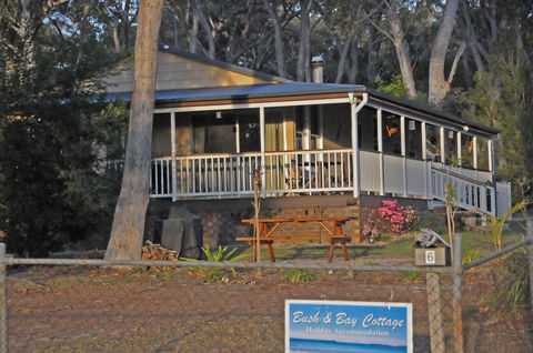 Bush & Bay Cottage - Accommodation Port Macquarie 6