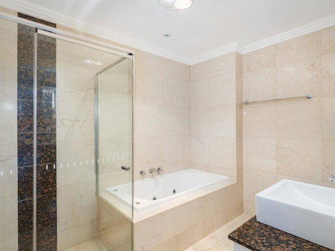 Regatta 13 - Accommodation Port Macquarie 6