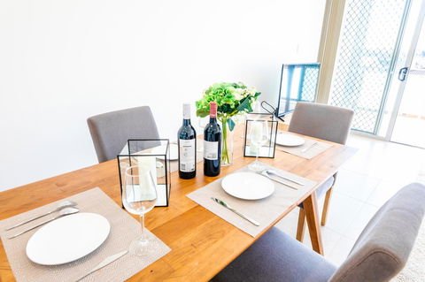 Near Train Station, New 2 BR Apt/free Parking - Accommodation Port Macquarie 4