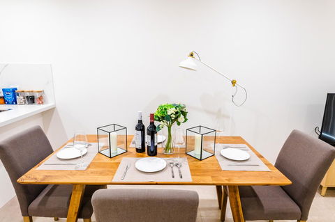 Near Train Station, New 2 BR Apt/free Parking - Accommodation Port Macquarie 1
