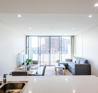 Near train station new 2 BR apt/free parking - Accommodation Port Macquarie