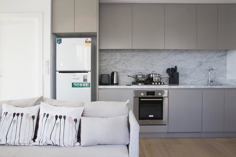 Cozy Apartment With Harbour Bridge View In Bondi - Accommodation Port Macquarie 2