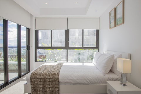 Cozy Apartment With Harbour Bridge View In Bondi - Accommodation Port Macquarie 5