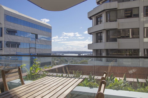 Cozy Apartment With Harbour Bridge View In Bondi - Accommodation Port Macquarie 7