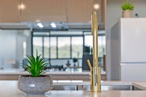 Stylish And Neat Two Bed Apartment In Wentworth Point - Accommodation Port Macquarie 2