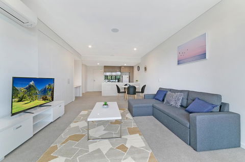 Stylish And Neat Two Bed Apartment In Wentworth Point - Accommodation Port Macquarie 1