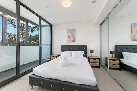Stylish And Neat Two Bed Apartment In Wentworth Point - Accommodation Port Macquarie 7