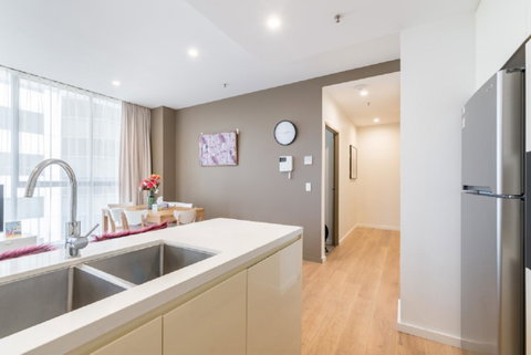 Sydney CBD Modern 2 Bedroom Apartment + Free Car Parking - Accommodation Port Macquarie 6