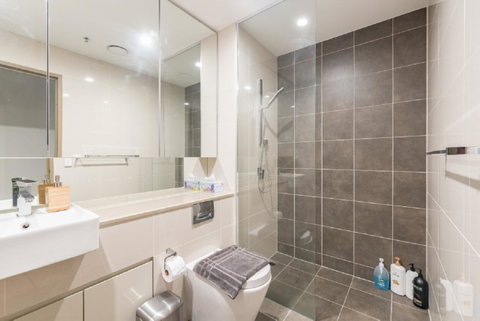 Sydney CBD Modern 2 Bedroom Apartment + Free Car Parking - Accommodation Port Macquarie 16