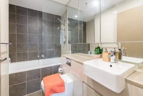 Sydney CBD Modern 2 Bedroom Apartment + Free Car Parking - Accommodation Port Macquarie 17