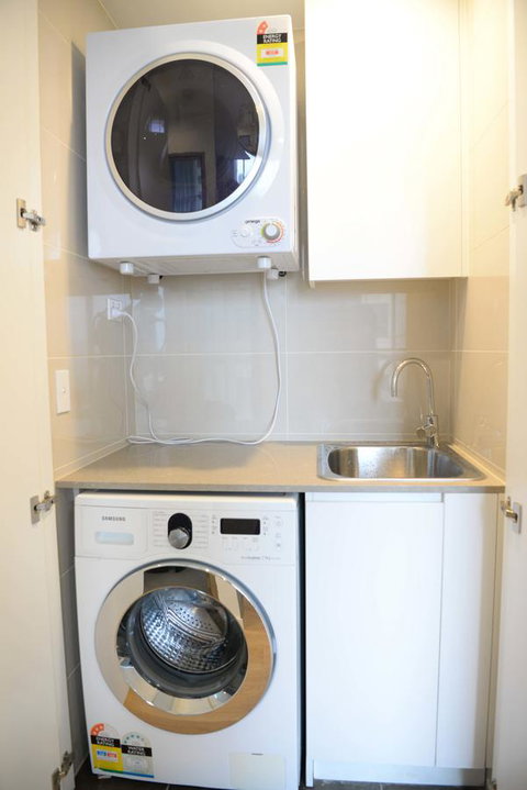 Sydney CBD Modern 2 Bedroom Apartment + Free Car Parking - Accommodation Port Macquarie 26