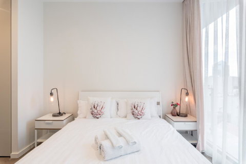 Sydney CBD Modern 2 Bedroom Apartment + Free Car Parking - Accommodation Port Macquarie 7