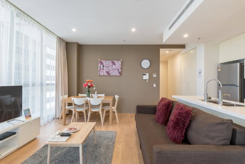 Sydney CBD Modern 2 Bedroom Apartment + Free Car Parking - Accommodation Port Macquarie 1