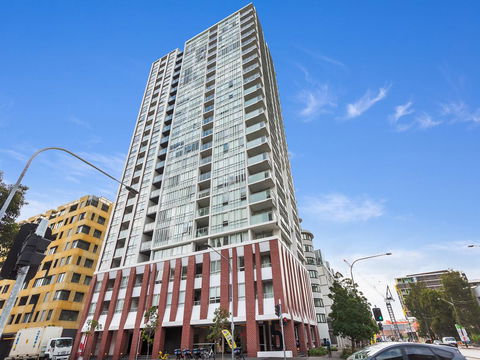 Gadigal Groove - Modern And Bright 3BR Executive Apartment In Zetland With Views - Accommodation Port Macquarie 10