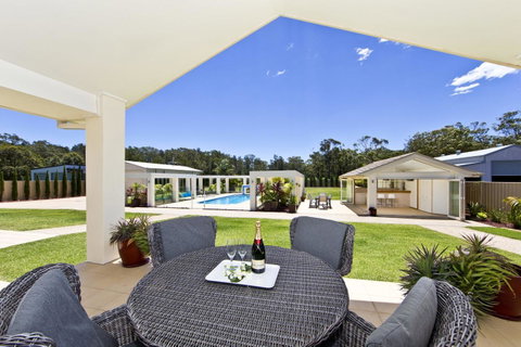 One Mile Mansion - Private Coastal Retreat FREE FAMILY ADVENTURE PASS - Accommodation Port Macquarie 1
