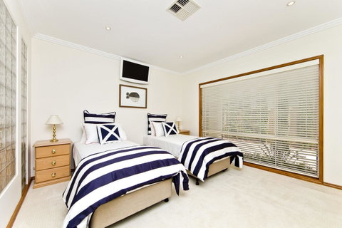 One Mile Mansion - Private Coastal Retreat FREE FAMILY ADVENTURE PASS - Accommodation Port Macquarie 17