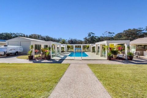 One Mile Mansion - Private Coastal Retreat FREE FAMILY ADVENTURE PASS - Accommodation Port Macquarie 20