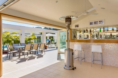 One Mile Mansion - Private Coastal Retreat FREE FAMILY ADVENTURE PASS - Accommodation Port Macquarie 19