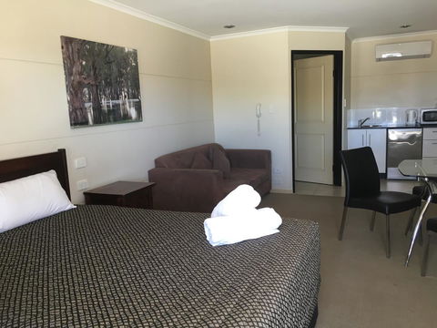 Balranald Club Motel - Accommodation Port Macquarie 2