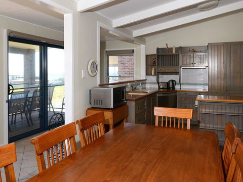 2 Cliff Road - Accommodation Port Macquarie 5
