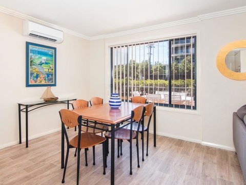 Millennium 102 With Pool In Complex - Accommodation Port Macquarie 10