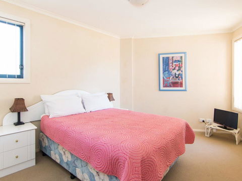 Millennium 102 With Pool In Complex - Accommodation Port Macquarie 1