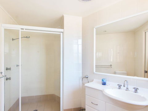 Millennium 102 With Pool In Complex - Accommodation Port Macquarie 5
