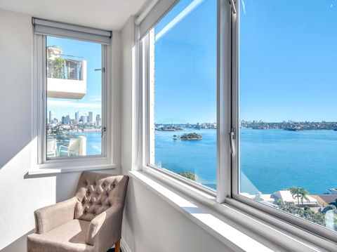 Panoramic Harbour Views And Unbeatable Comfort - Accommodation Port Macquarie 12