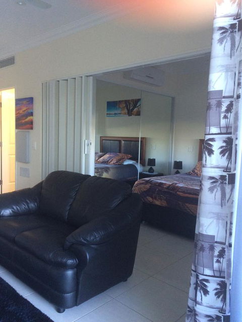 Nomikis\'On The Avenue - Accommodation Port Macquarie 14