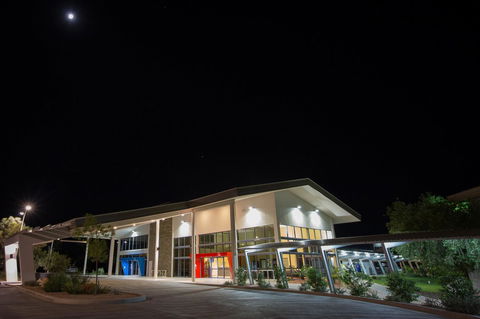 Crowne Plaza Alice Springs Lasseters, An IHG Hotel - Accommodation Port Macquarie 12