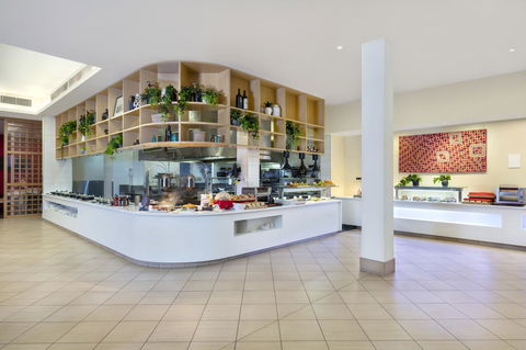 Crowne Plaza Alice Springs Lasseters, An IHG Hotel - Accommodation Port Macquarie 1