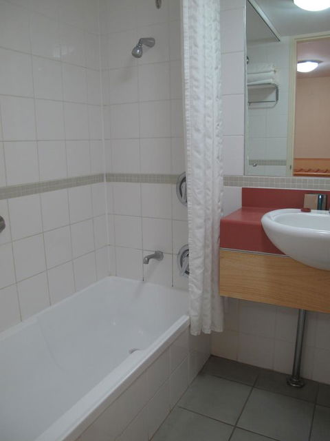 Crowne Plaza Alice Springs Lasseters, An IHG Hotel - Accommodation Port Macquarie 6
